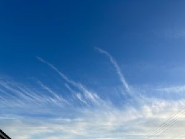 今日から三月ですね~空の雲に思いを馳せつつ~